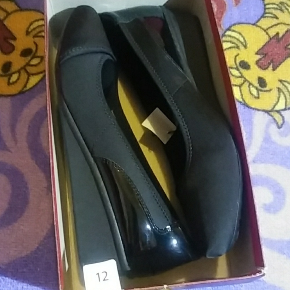 NWT DUSK CREPUSCULE wedge heel flats